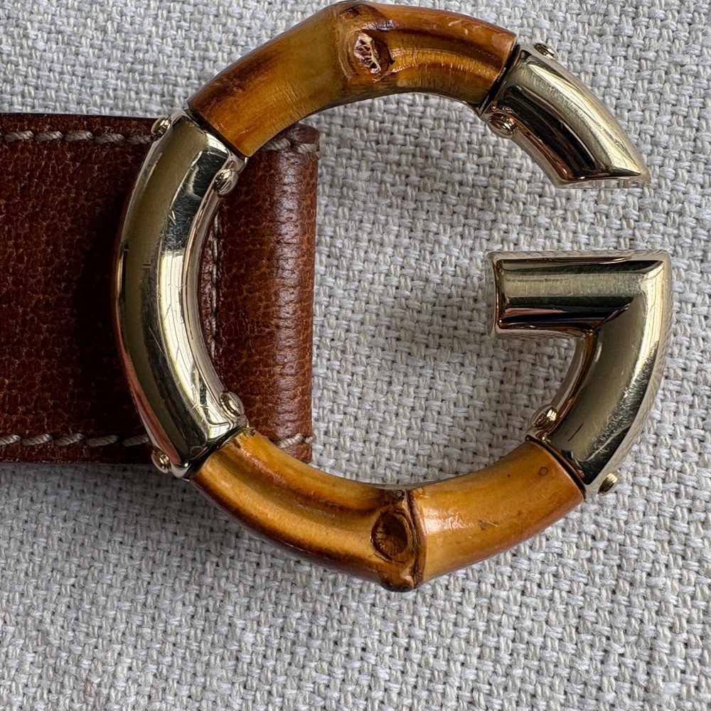 Gucci Signature Belt Featuring Iconic Bamboo and Gold Statement Buckle - Picture 2 of 6